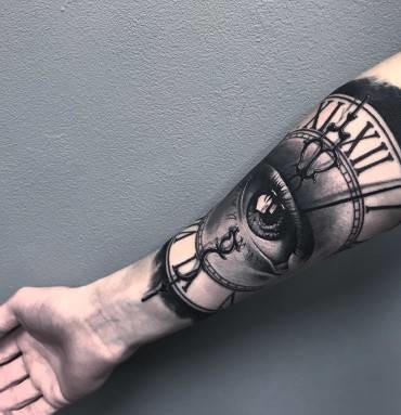 Details 180+ eye clock tattoo